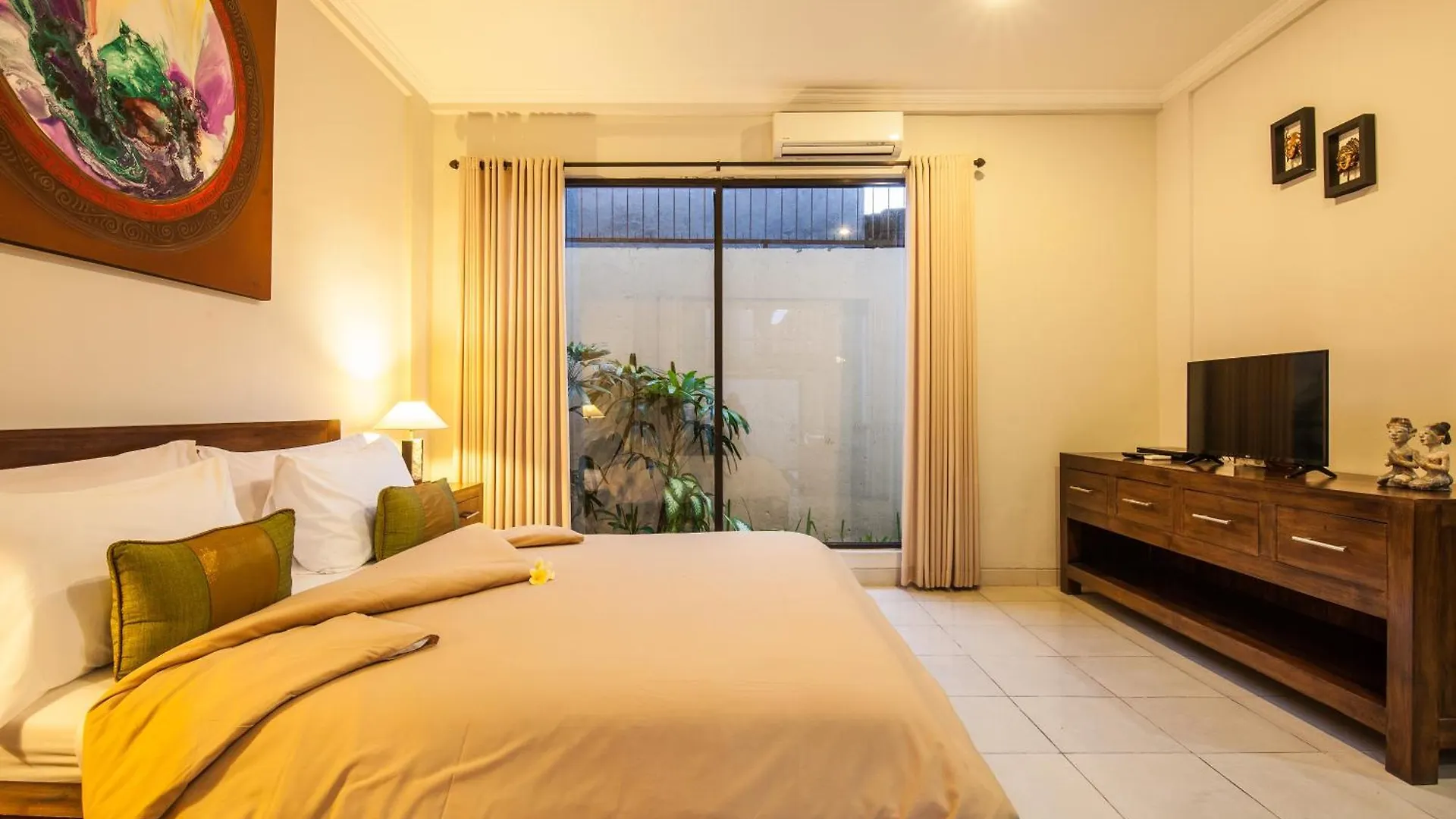 10-Br Private Pool Legian Villa 5-Min Walk To Beach And Shops Seminyak  0*, Seminyak (Bali)